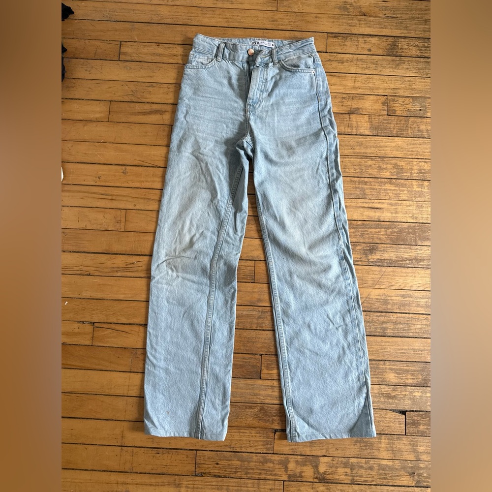 ZARA straight leg light washed jeans in size 24